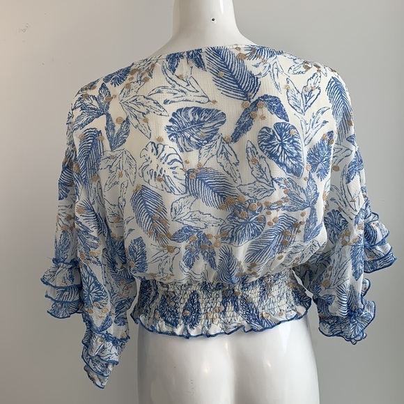 BTFL-life tropical leaf print , blue and white cropped, smoked waist top, size M - Picture 7 of 16